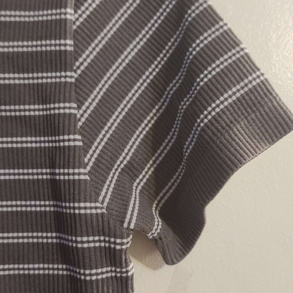 Hippie Rose Gray Striped Spandex Top - Picture 3 of 4